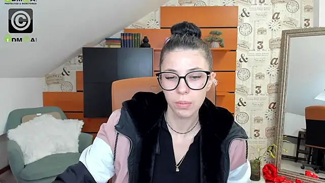 Snapshot of EmillyTaylor chatting on March 22, 2025, 4:45 am EmillyTaylor online show from March 22, 2025, 4:45 am