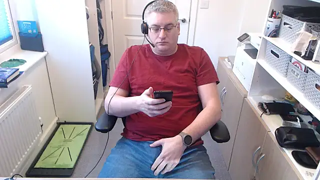 Snapshot of RicRockhard chatting on February 4, 2026, 11:05 am RicRockhard online show from February 4, 2026, 11:05 am