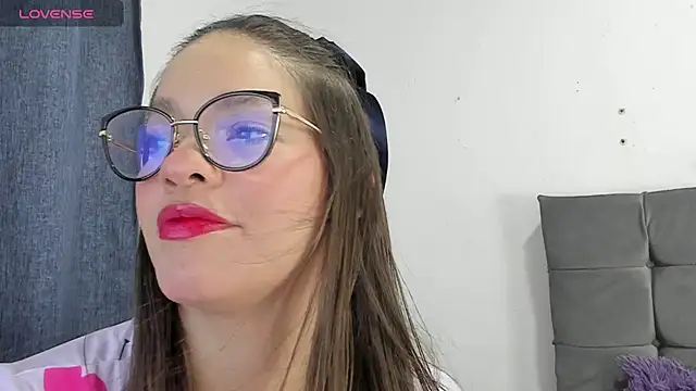 zoe69x online show from February 13, 2025, 5:37 am