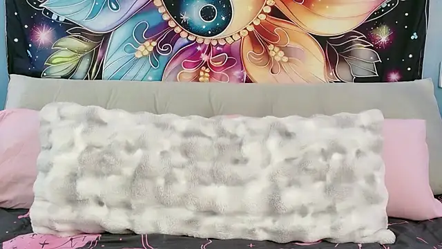 SaraBearXo online show from February 28, 2026, 12:39 pm