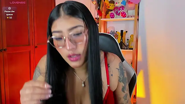 eymy-hadid online show from September 11, 2025, 3:01 pm