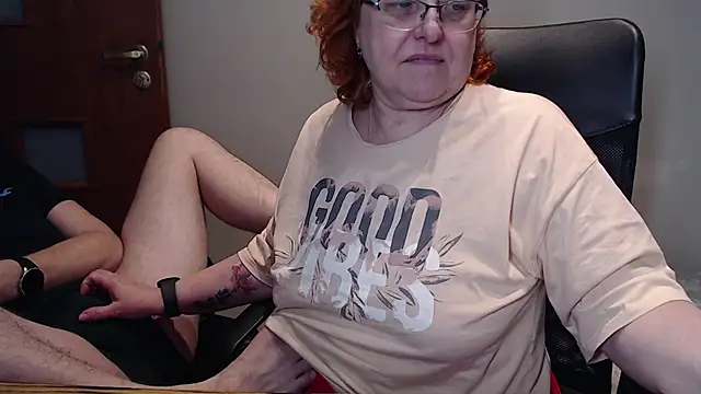 Snapshot of JoannaAndNeighbour chatting on January 24, 2025, 4:28 pm JoannaAndNeighbour online show from January 24, 2025, 4:28 pm