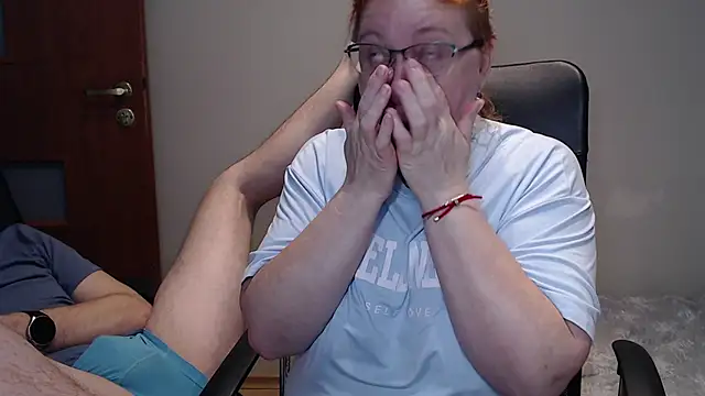 Snapshot of JoannaAndNeighbour chatting on January 30, 2025, 7:39 am JoannaAndNeighbour online show from January 30, 2025, 7:39 am