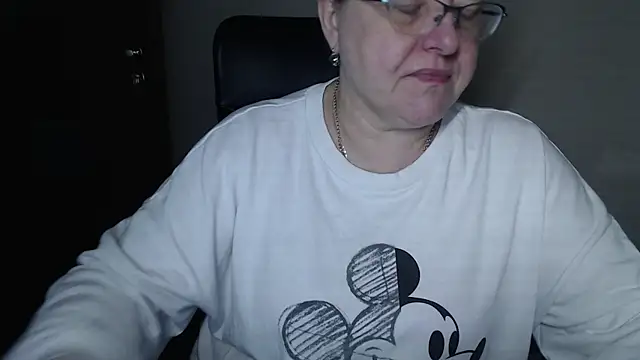 Snapshot of JoannaAndNeighbour chatting on February 13, 2025, 7:35 am JoannaAndNeighbour online show from February 13, 2025, 7:35 am