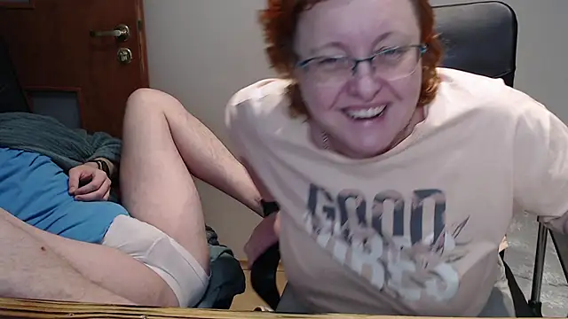 Snapshot of JoannaAndNeighbour chatting on February 16, 2025, 5:37 pm JoannaAndNeighbour online show from February 16, 2025, 5:37 pm