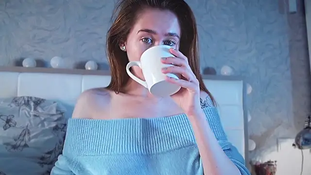 millllina online show from October 7, 2025, 12:13 pm