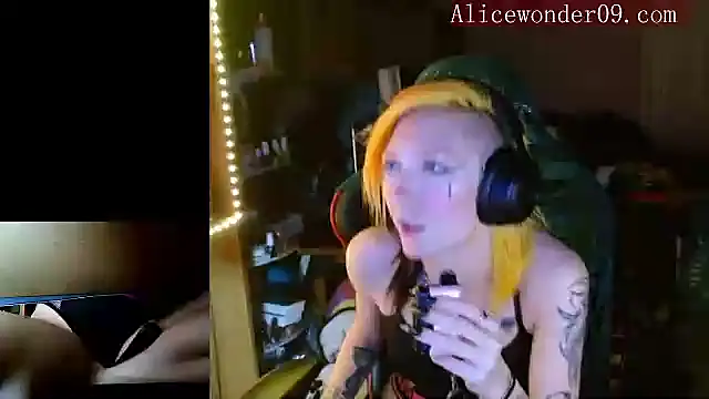 alicewonder09 online show from December 19, 2024, 4:45 am