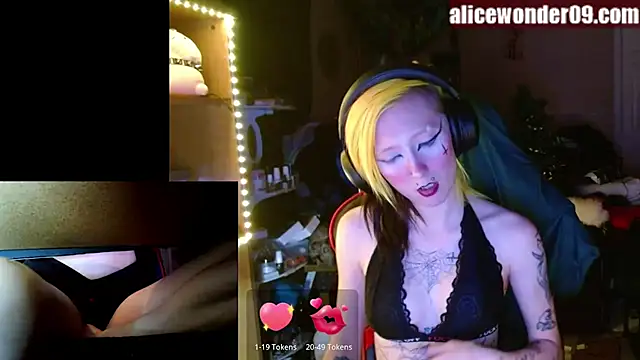 alicewonder09 online show from December 24, 2024, 6:55 am