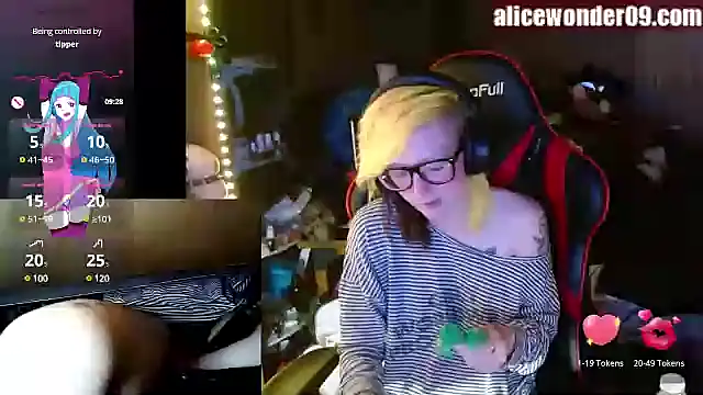 alicewonder09 online show from December 30, 2024, 5:15 am