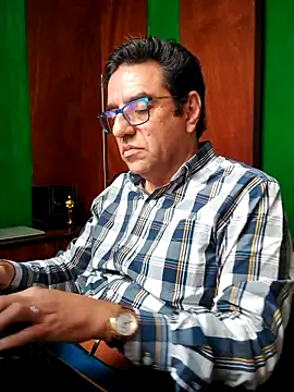 FernandoReuterG online show from December 2, 2025, 6:36 pm