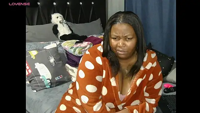 caramelbooty69 online show from November 7, 2025, 8:09 pm