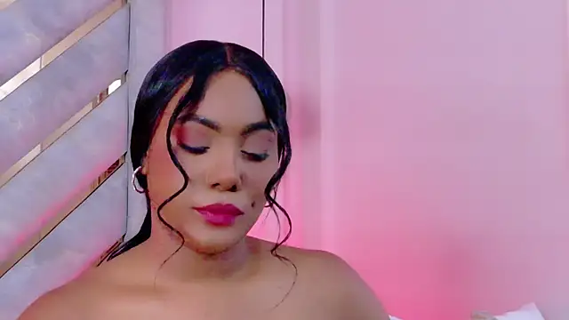 Sara Boom online show from December 18, 2025, 1:28 pm