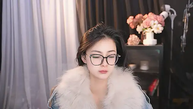 Ocean--Lili online show from March 20, 2025, 2:32 pm