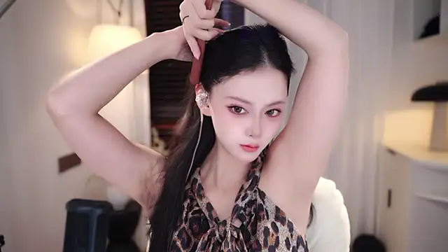 Ocean--Lili online show from September 8, 2025, 2:16 pm