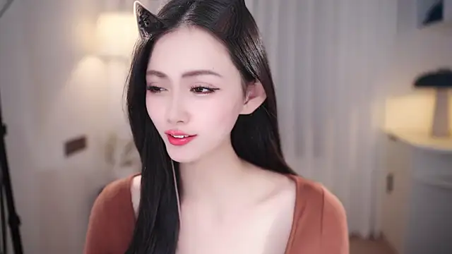 Ocean--Lili online show from November 6, 2025, 2:18 pm