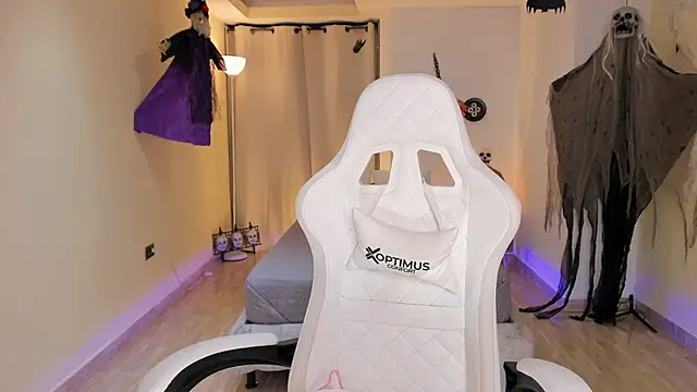 carleee winter online show from October 16, 2025, 1:28 am