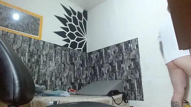 stripnolimits online show from February 23, 2026, 11:13 pm