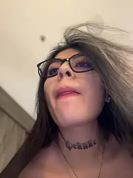 Sarasanders 4 online show from March 12, 2025, 3:46 am