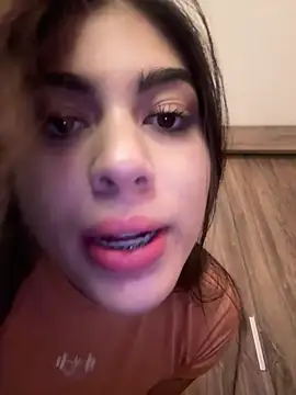 Sarasanders 4 online show from September 10, 2025, 2:33 am