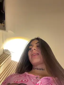 Sarasanders 4 online show from October 24, 2025, 3:14 am