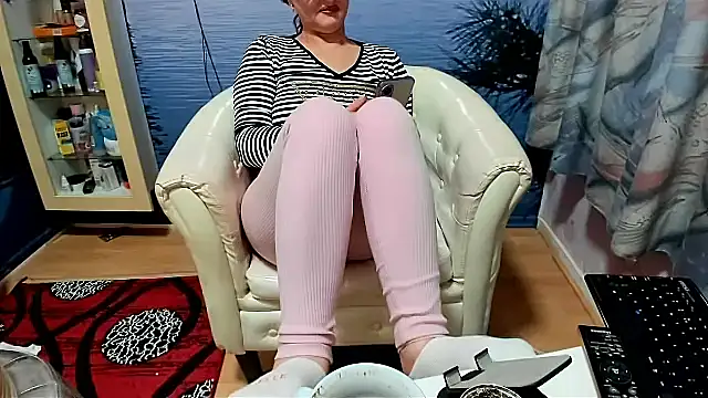 Snapshot of Mature4you44 chatting on January 26, 2025, 10:45 am Mature4you44 online show from January 26, 2025, 10:45 am