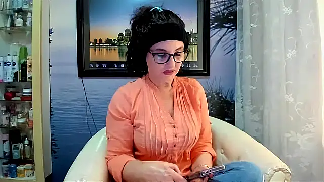 Snapshot of Mature4you44 chatting on February 18, 2025, 9:10 am Mature4you44 online show from February 18, 2025, 9:10 am