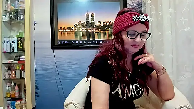 Snapshot of Mature4you44 chatting on March 7, 2025, 10:24 am Mature4you44 online show from March 7, 2025, 10:24 am