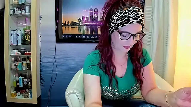 Snapshot of Mature4you44 chatting on March 21, 2025, 8:17 am Mature4you44 online show from March 21, 2025, 8:17 am