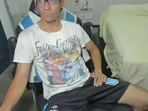 Snapshot of guachin_hunk chatting on December 15, 2024, 3:56 am guachin hunk online show from December 15, 2024, 3:56 am