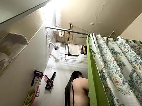 Snowbunnycake 131 online show from November 29, 2025, 1:36 pm