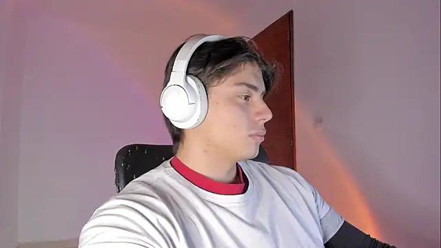 Giordano Russo online show from April 2, 2026, 1:25 am