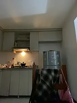  Lunnaa  online show from April 18, 2026, 2:48 am