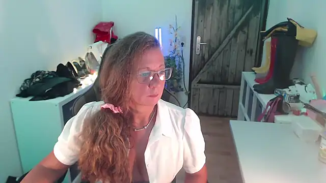 Snapshot of GeilesLuder75 chatting on June 19, 2026, 6:34 pm GeilesLuder75 online show from June 19, 2026, 6:34 pm