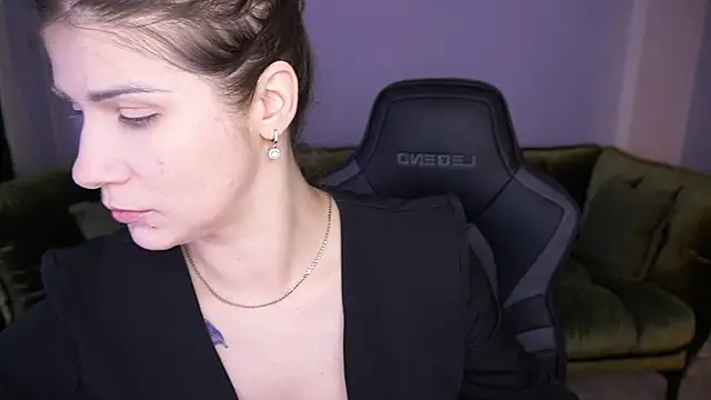 CassandraGood online show from November 26, 2025, 7:31 am