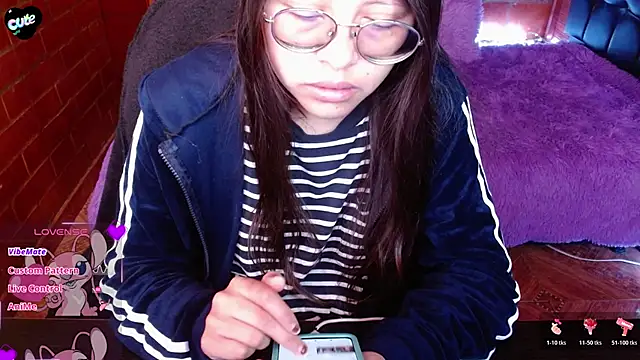 MidoriQuiinn online show from March 26, 2026, 2:22 pm