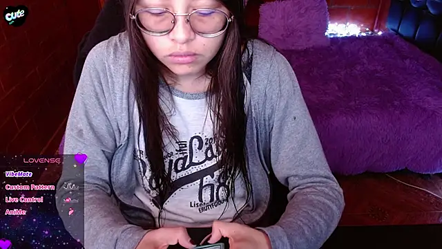 MidoriQuiinn online show from April 1, 2026, 3:42 pm