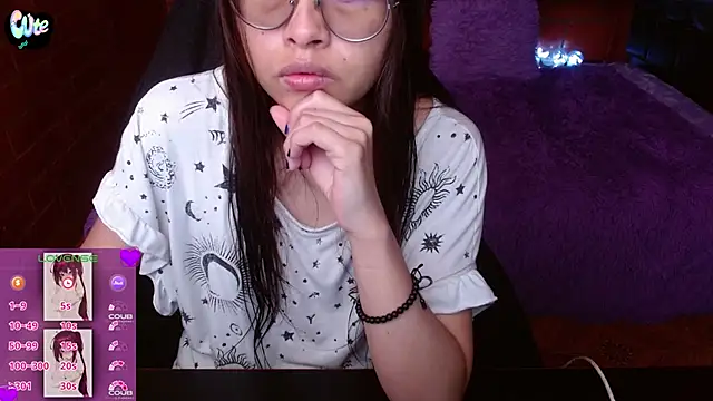 MidoriQuiinn online show from June 4, 2026, 4:02 pm