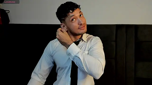 alejandro  2 online show from April 29, 2026, 6:14 pm
