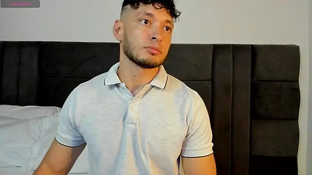 Snapshot of alejandro__2 chatting on June 17, 2026, 2:51 pm alejandro 2 online show from June 17, 2026, 2:51 pm