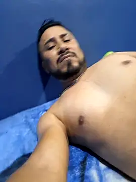 Eumanzor online show from November 25, 2025, 1:16 am