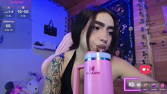 valenor  online show from September 15, 2025, 3:17 am