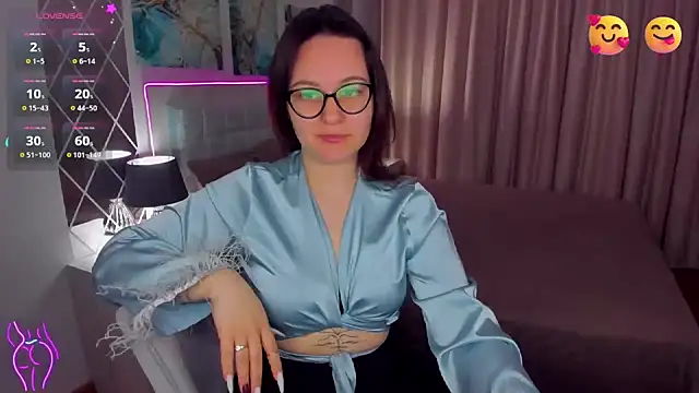 EsterLogan online show from March 21, 2025, 5:21 am