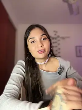 LunaXuan online show from April 9, 2026, 11:32 pm