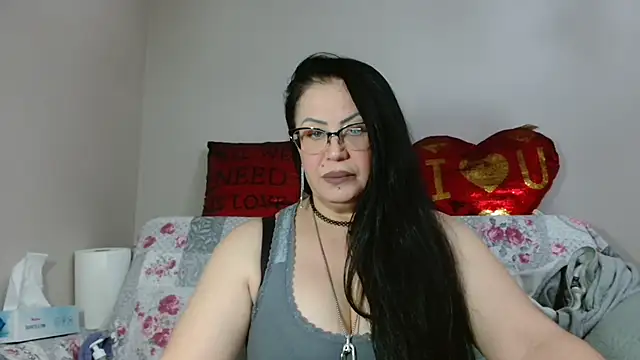 x  KHALEESI  x online show from November 9, 2025, 3:32 pm