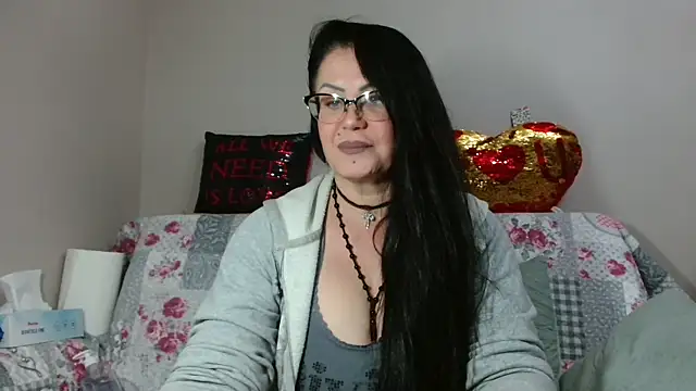 x  KHALEESI  x online show from November 14, 2025, 9:24 pm