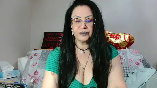 x  KHALEESI  x online show from December 14, 2025, 6:12 pm