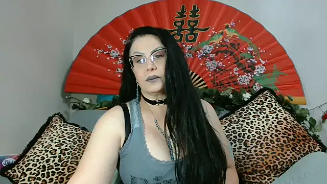 Snapshot of x__KHALEESI__x chatting on June 8, 2026, 8:20 pm x KHALEESI x online show from June 8, 2026, 8:20 pm