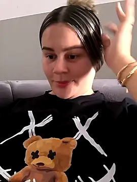 Snapshot of sweet_lucia chatting on January 11, 2025, 4:57 pm sweet lucia online show from January 11, 2025, 4:57 pm