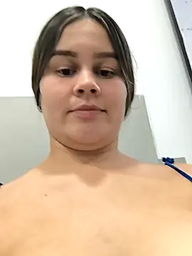 Snapshot of sweet_lucia chatting on January 17, 2025, 1:04 am sweet lucia online show from January 17, 2025, 1:04 am