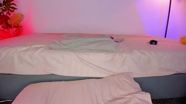 hot booty  online show from March 16, 2026, 10:47 pm